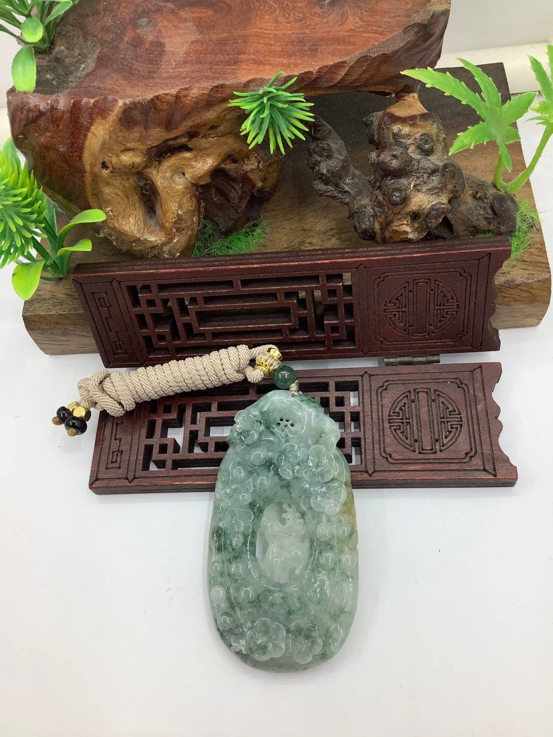 鹿梅同春
