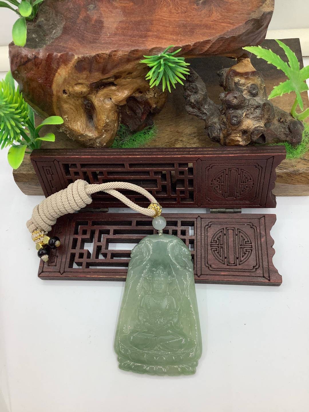 双龙护主