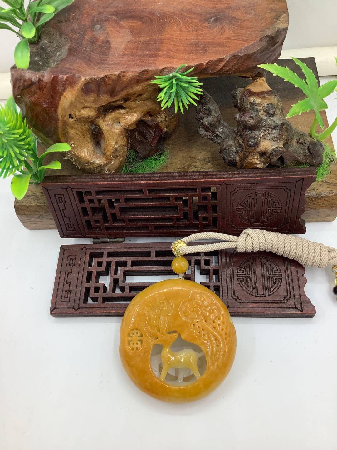 鹿梅同春