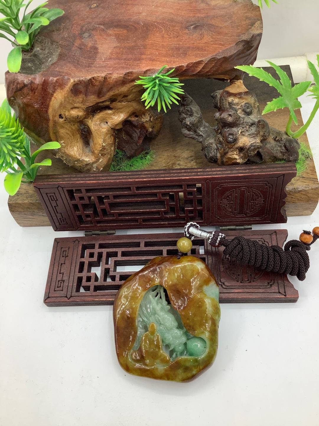 神龙护主