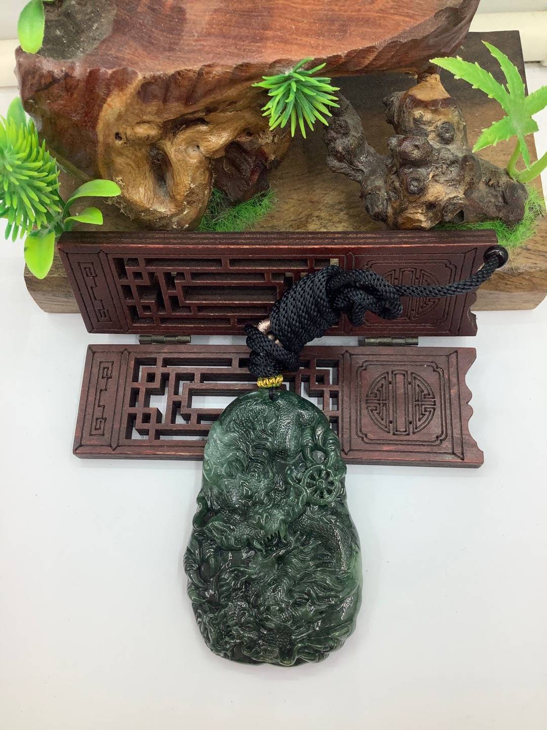 双龙护主