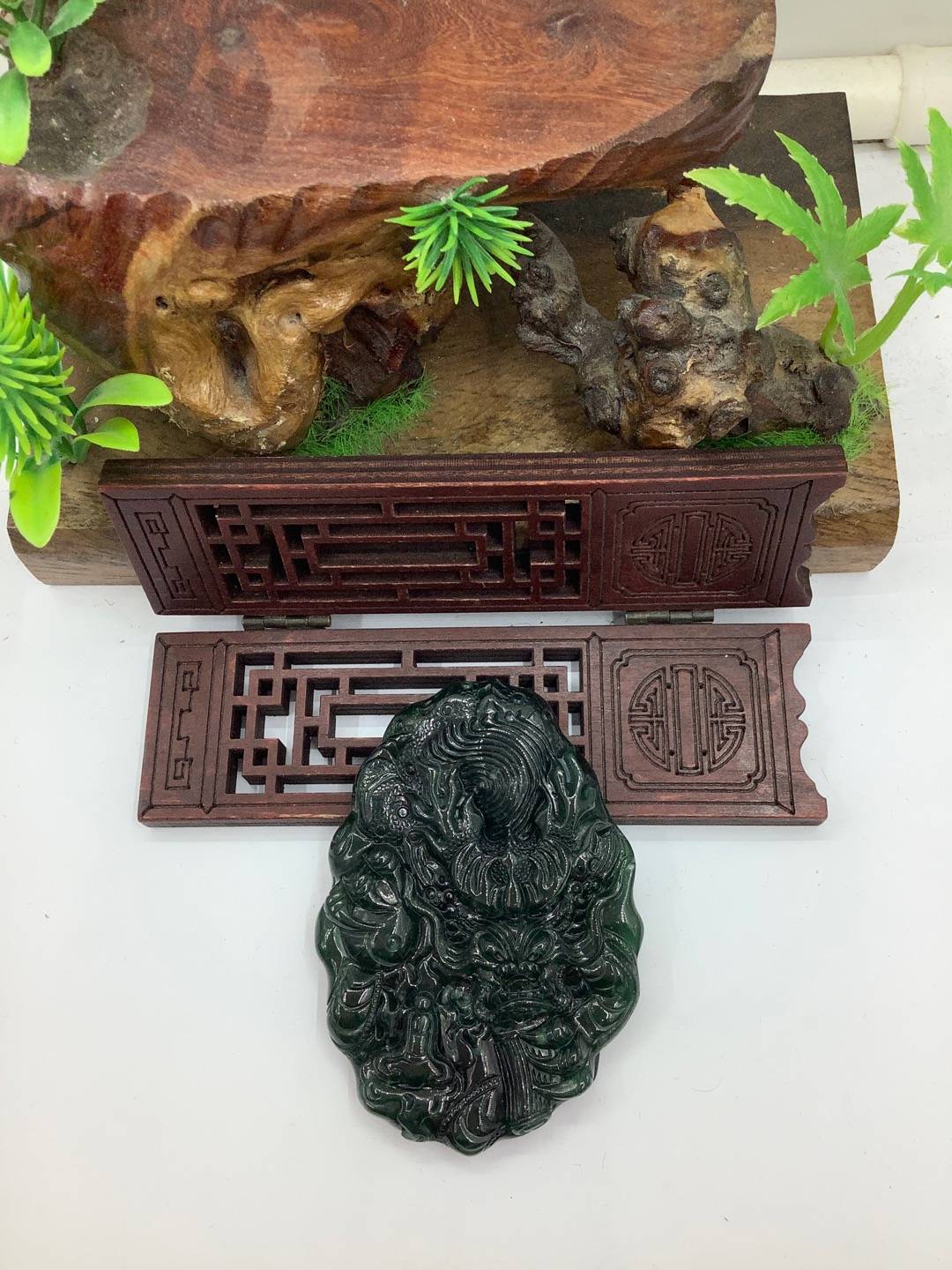 神龙护主