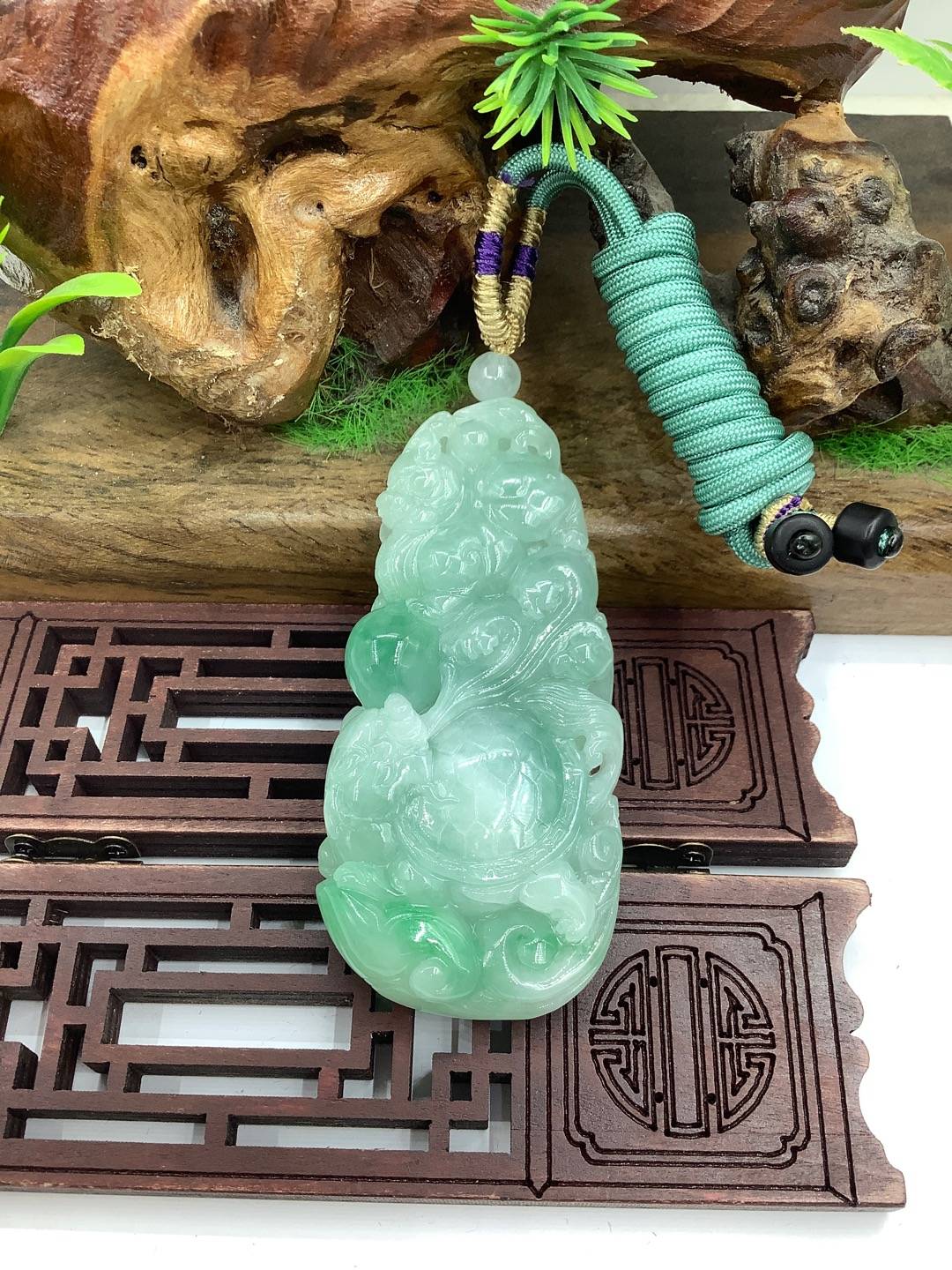 灵兽献瑞