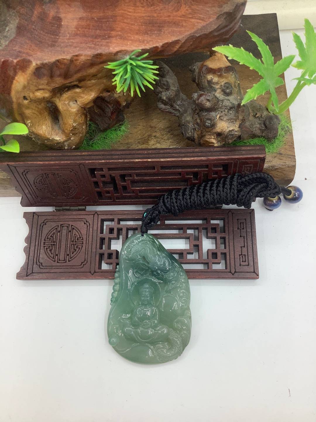 神龙护主