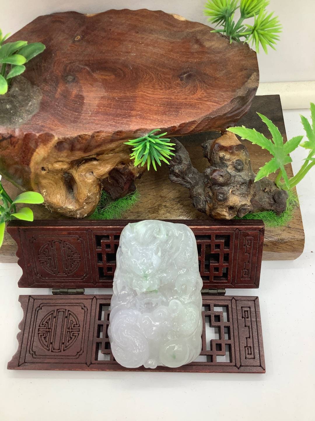 龙腾四海