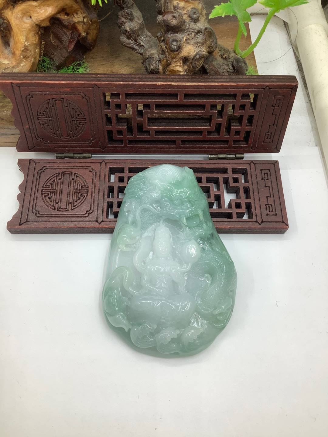 神龙护主