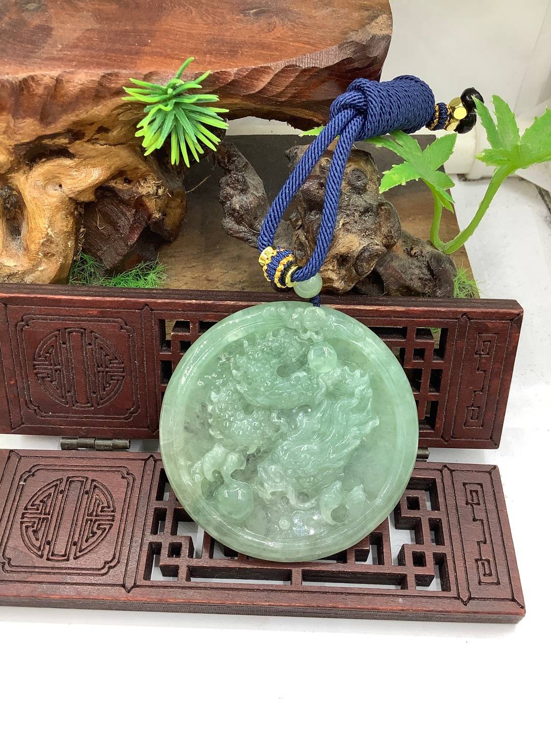 龙行天下