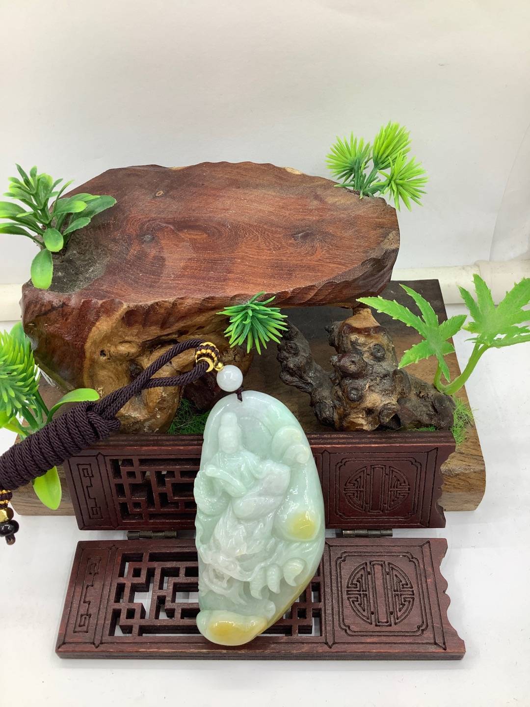 神龙护主