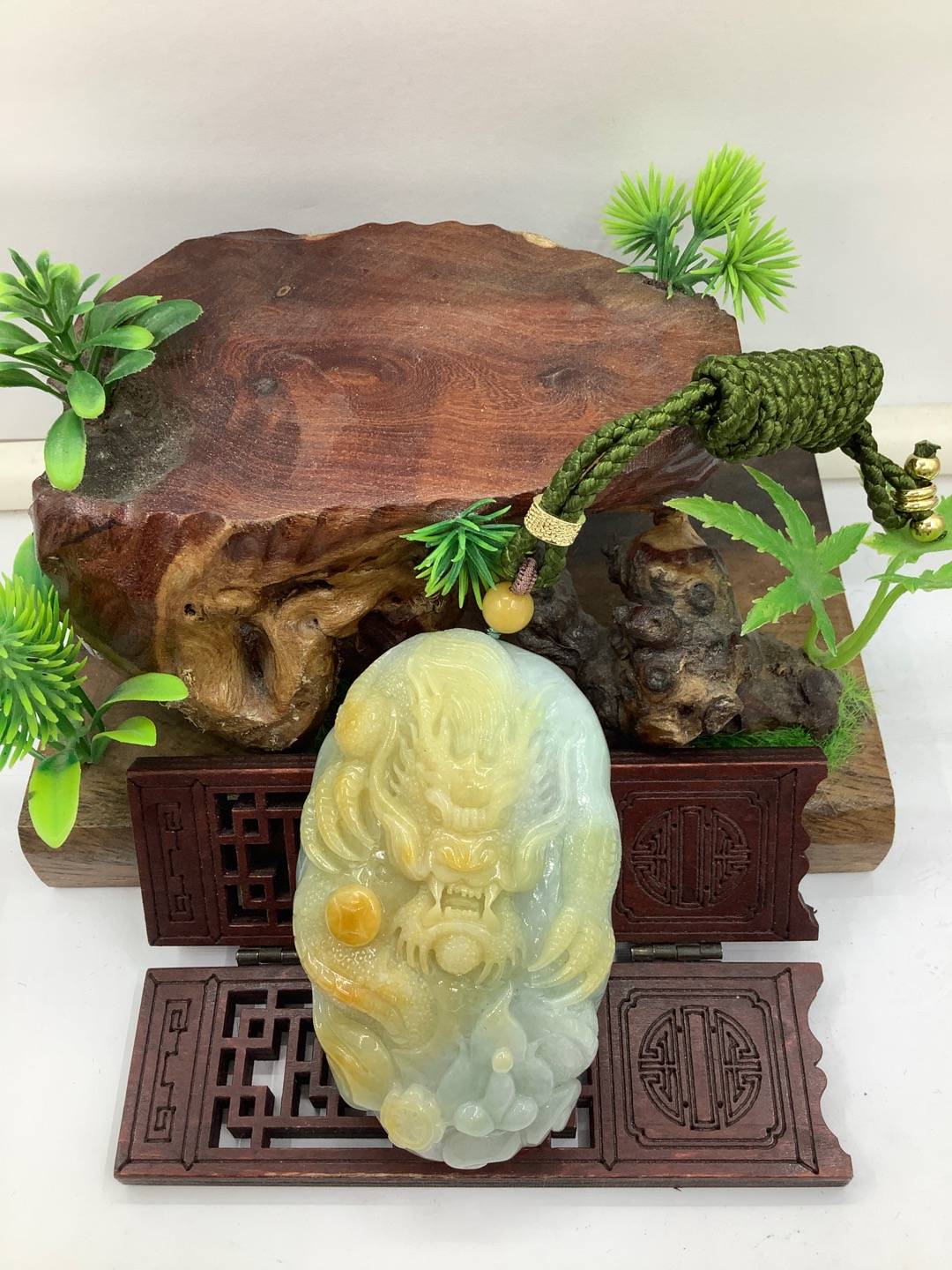 神龙护主