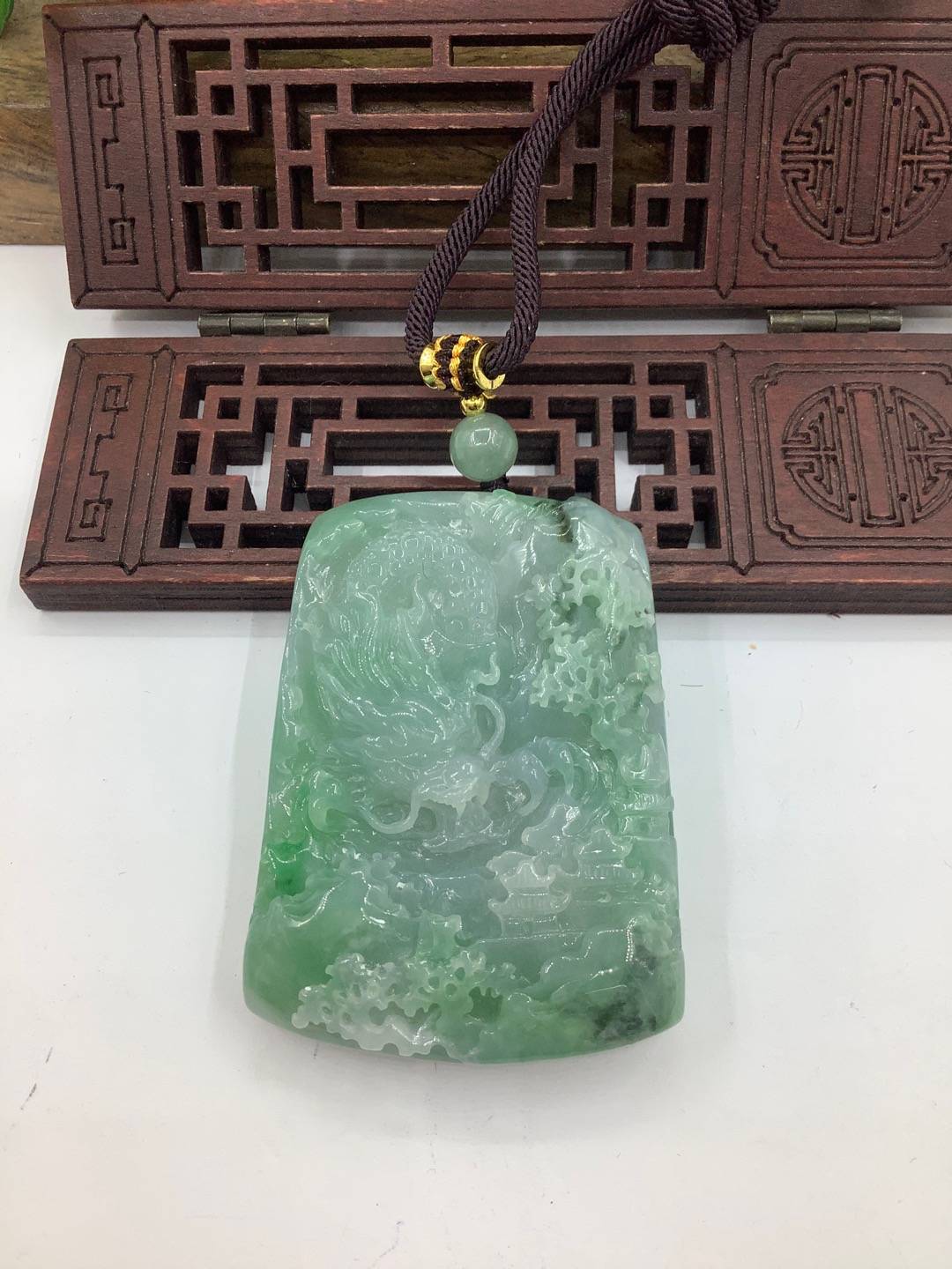 龙行天下
