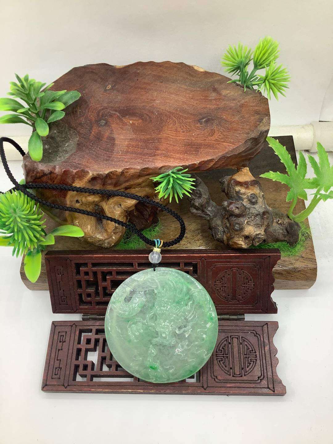 神龙护主