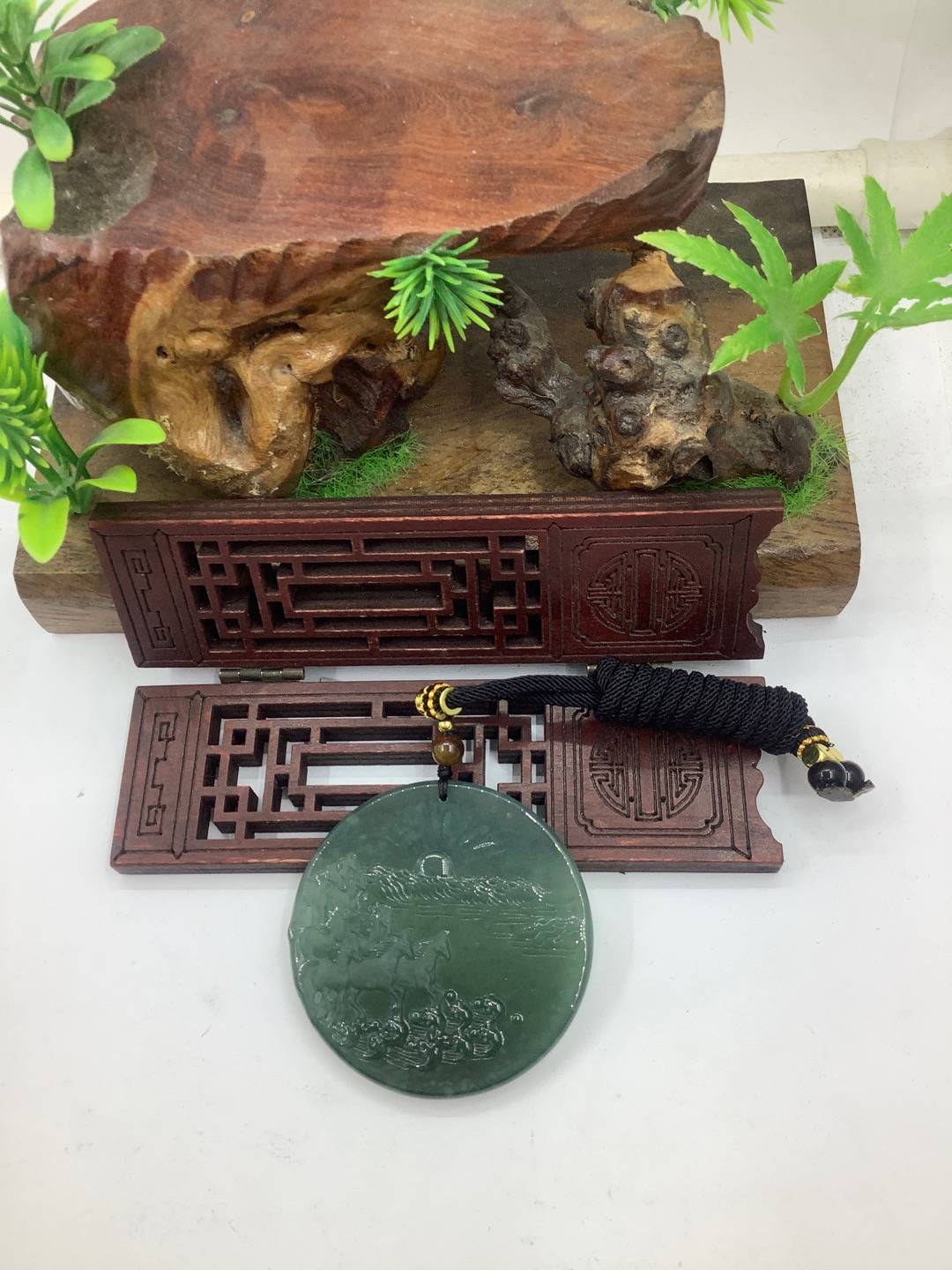 八骏图