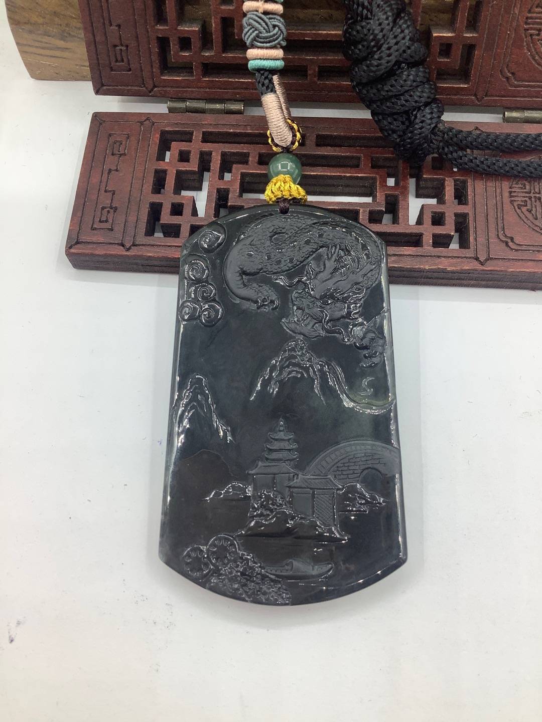 龙行天下