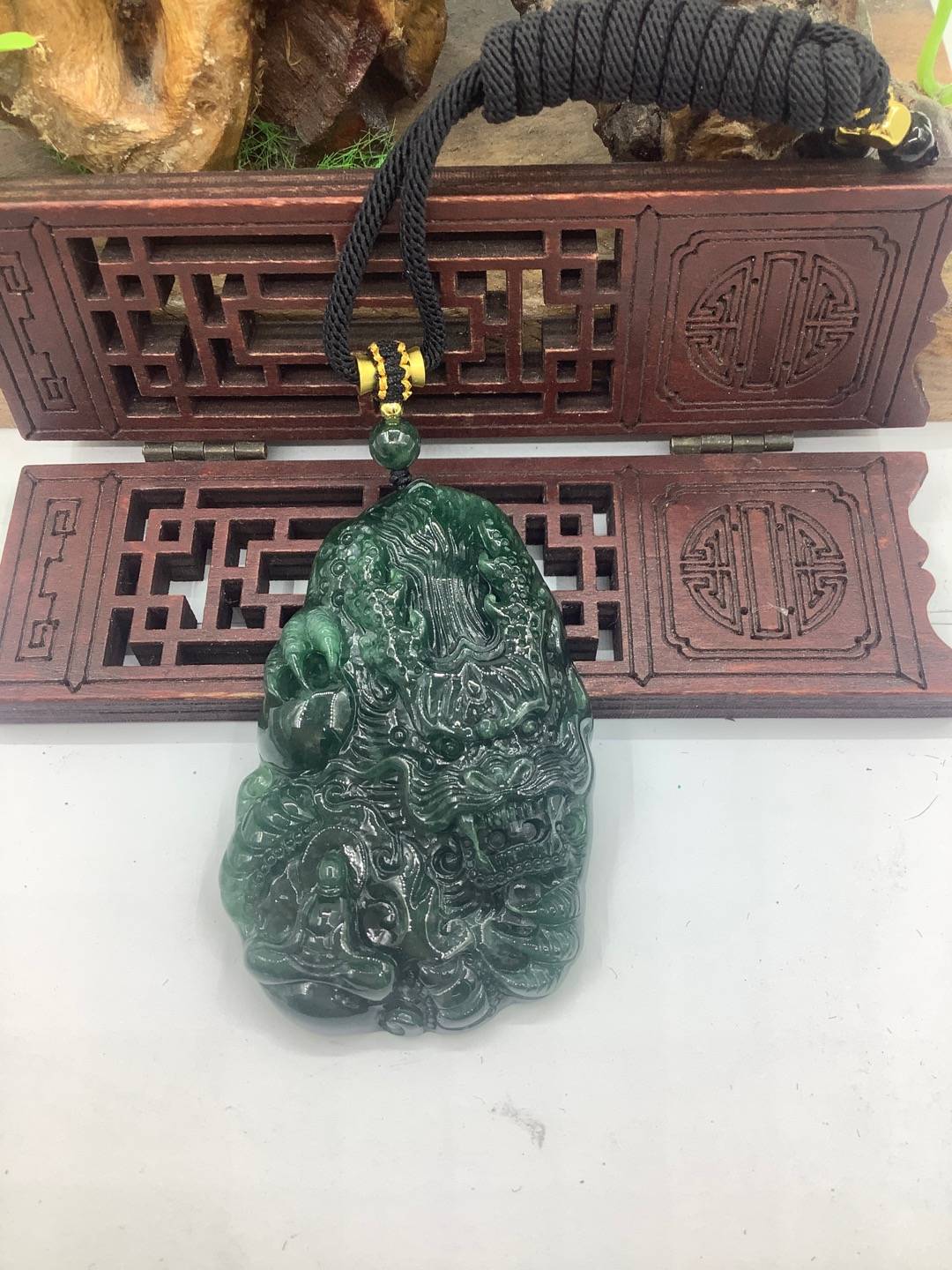 神龙护主