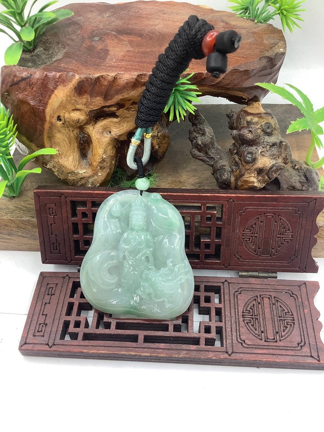 神龙护主