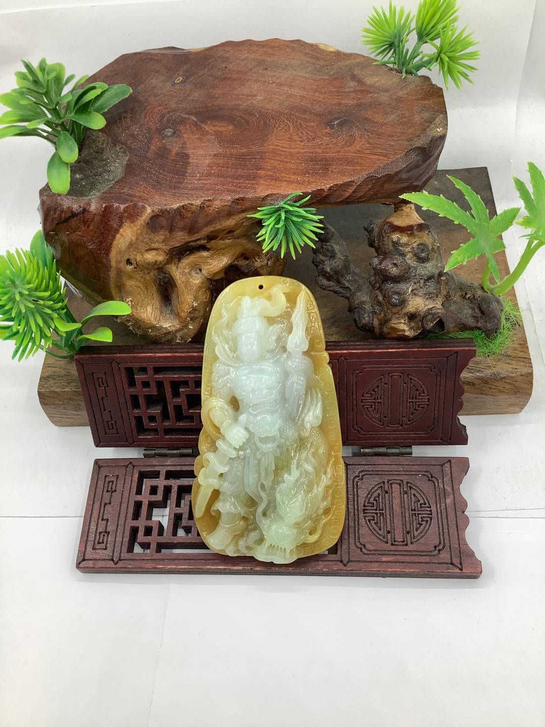 神龙护主
