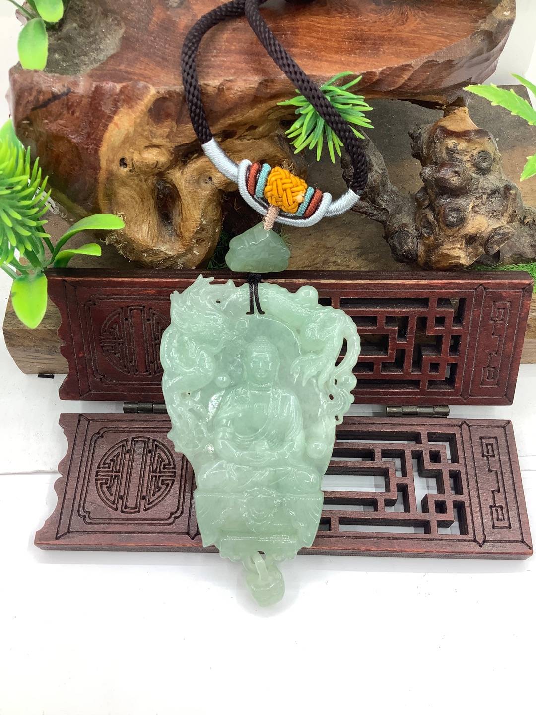 神龙护主