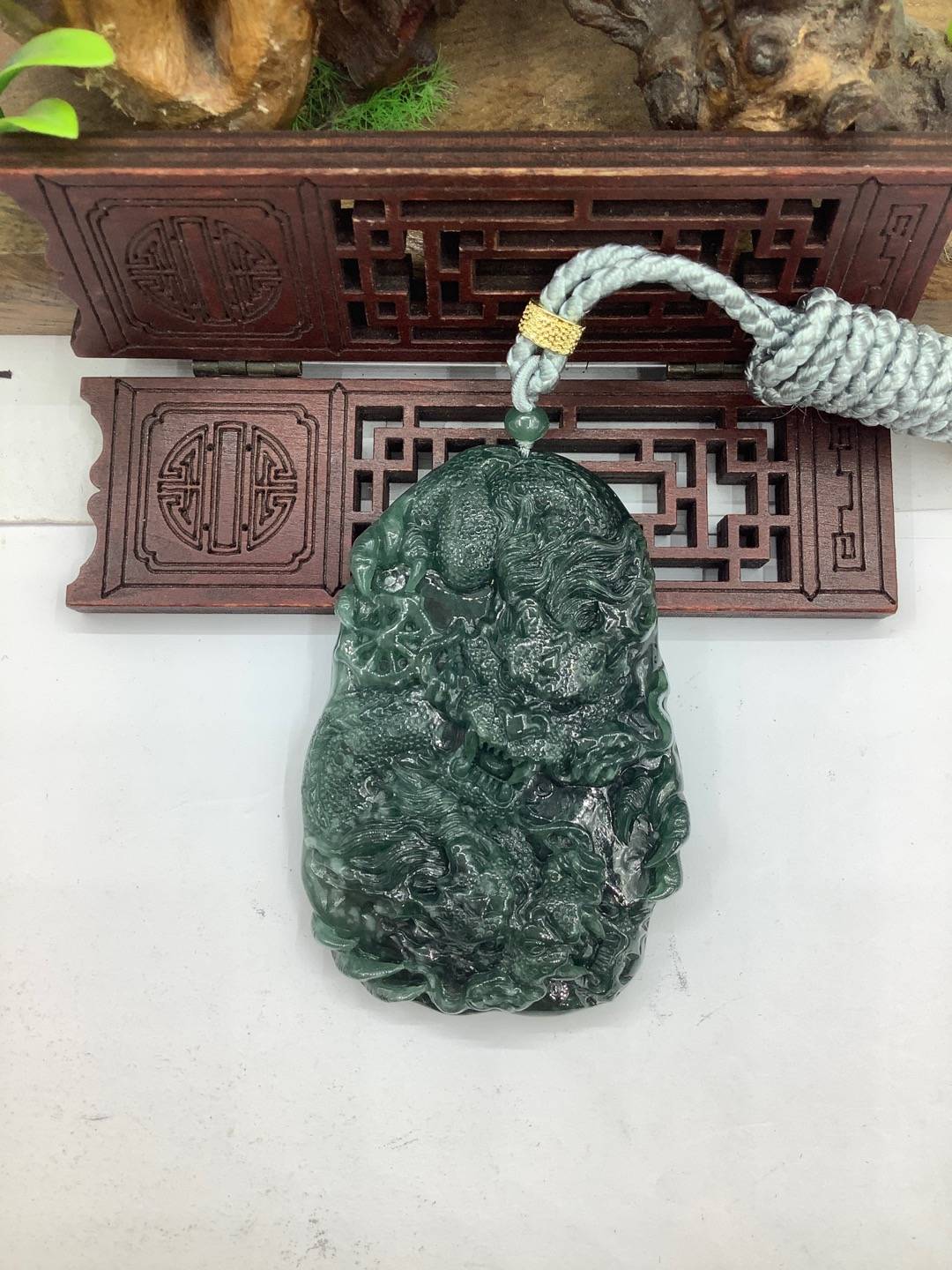 双龙护主
