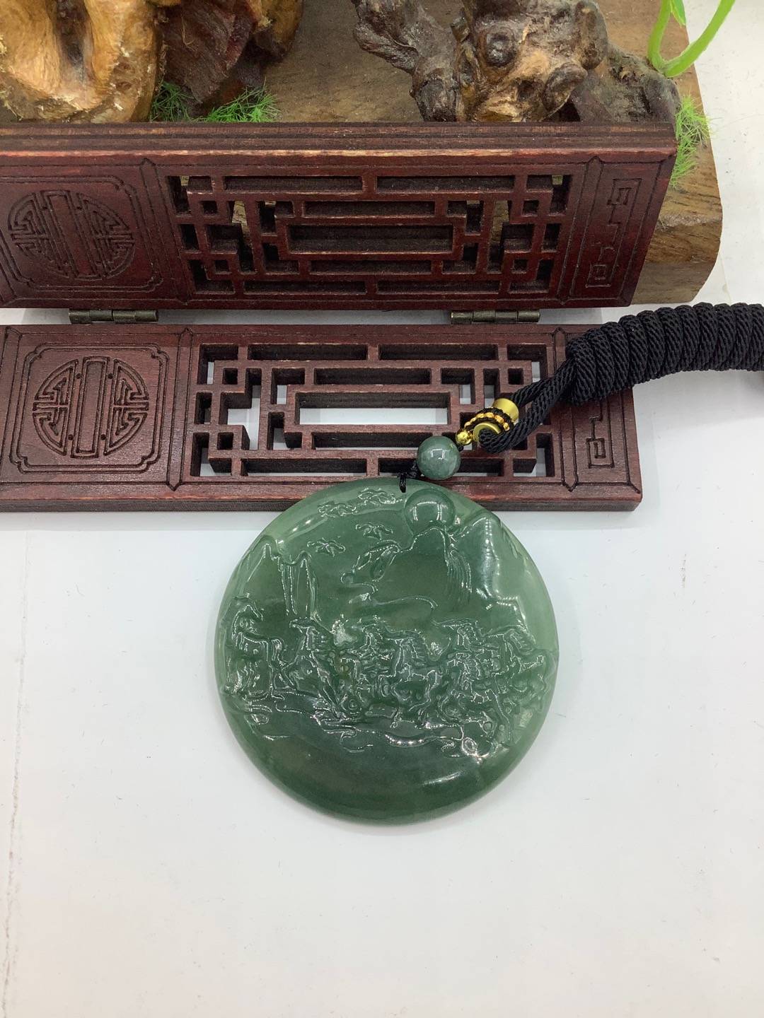 八骏图