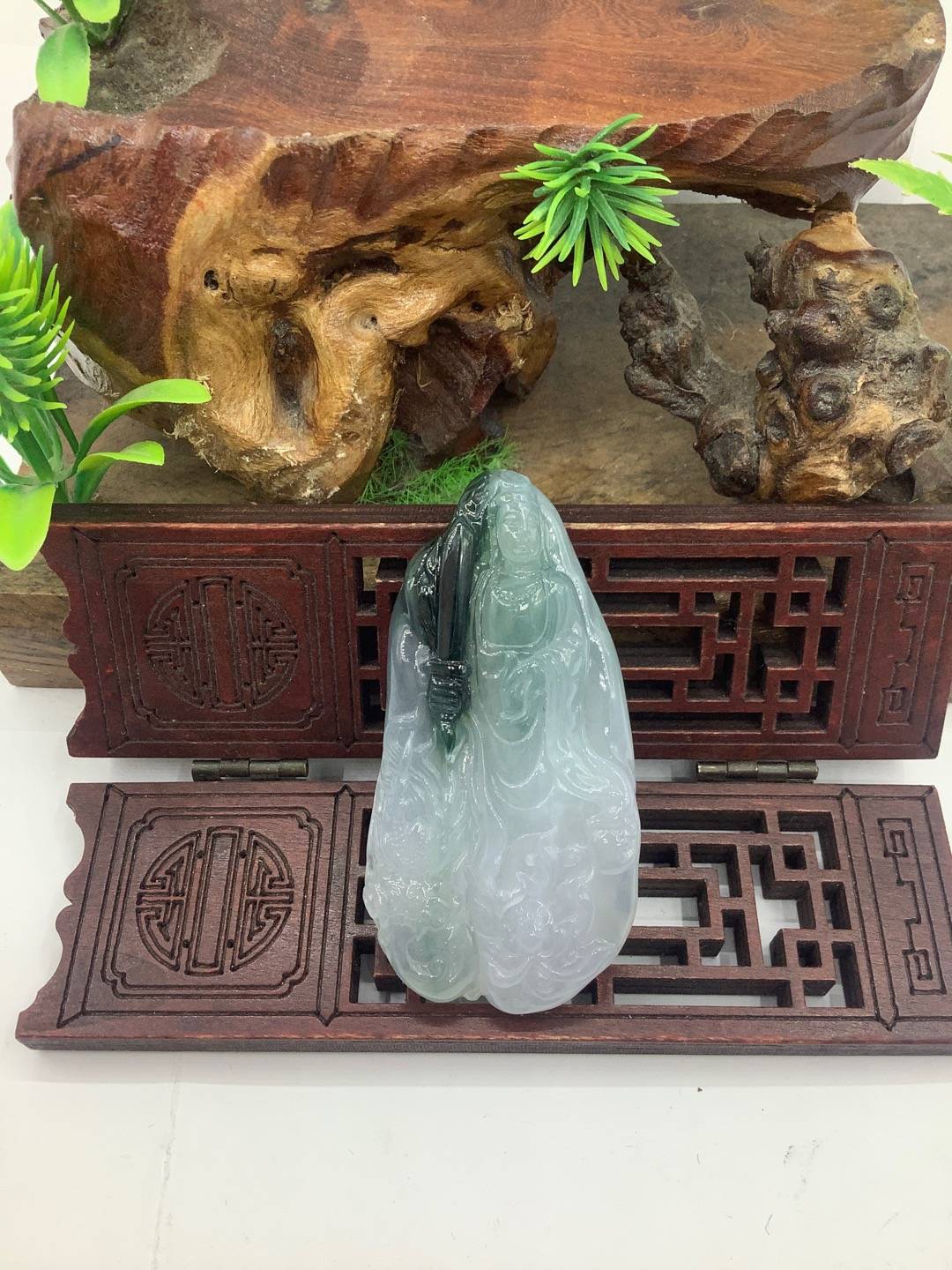 神龙护主