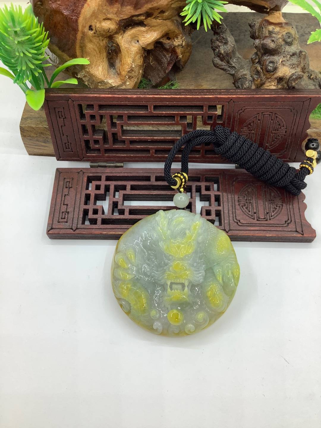 龙行天下 