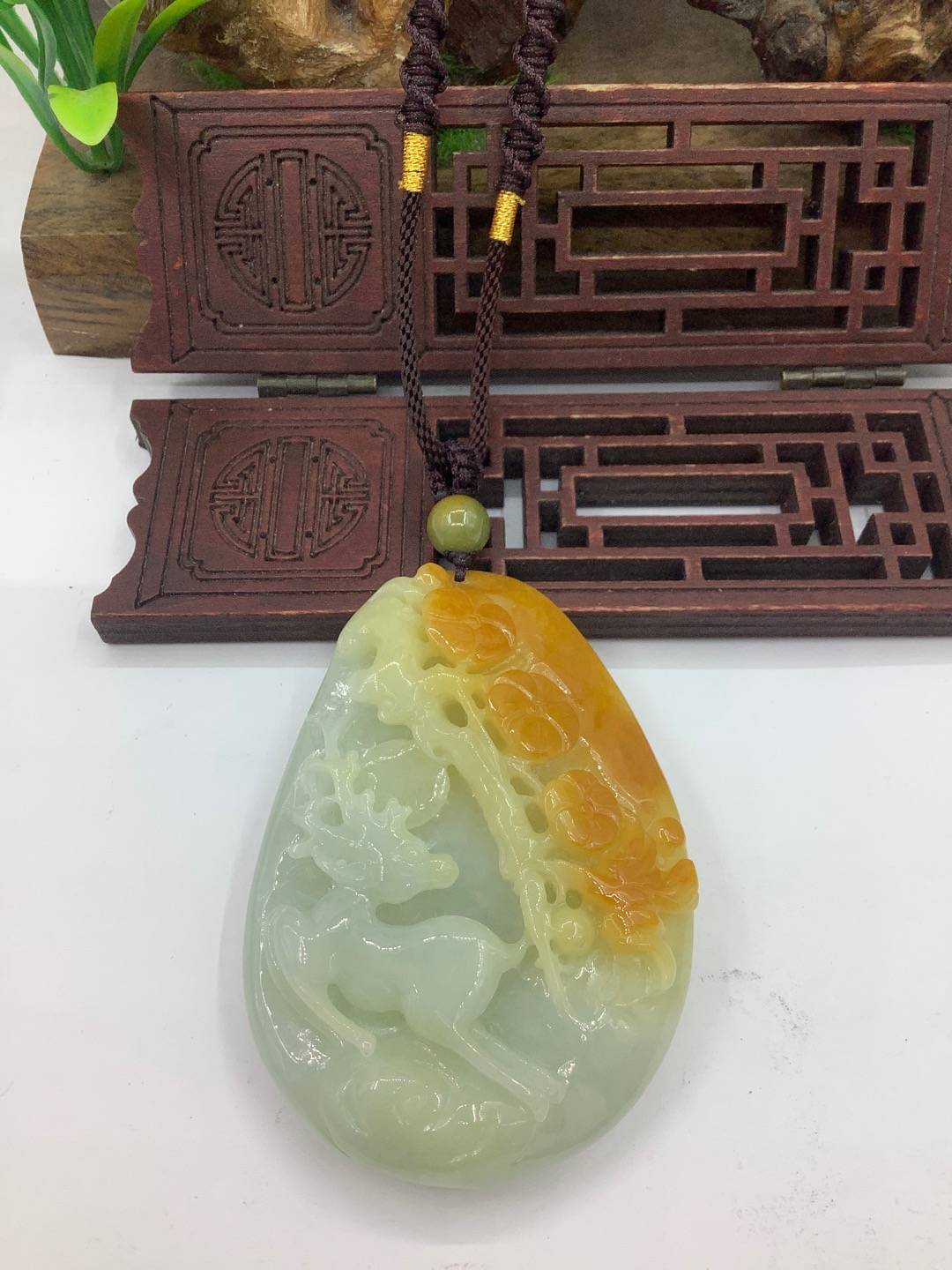 鹿梅同春 