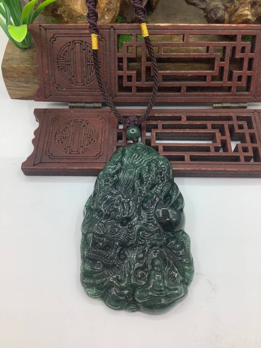 神龙护主