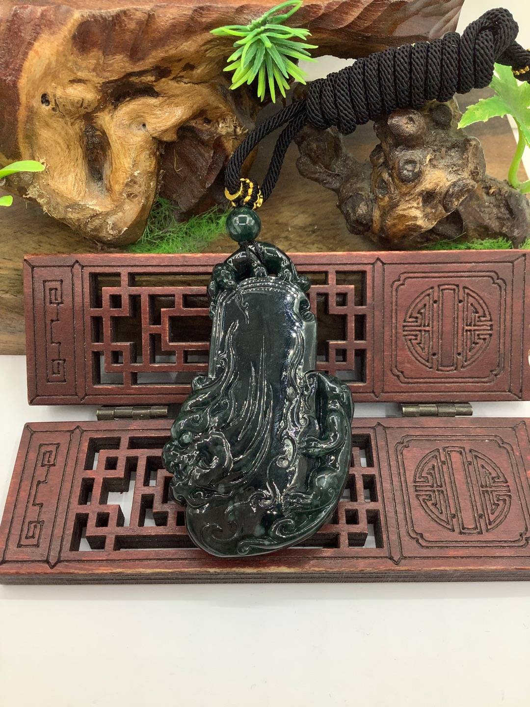 灵兽献瑞