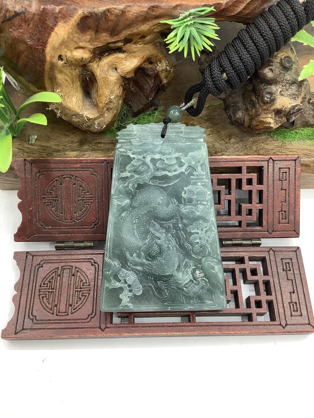 龙行天下