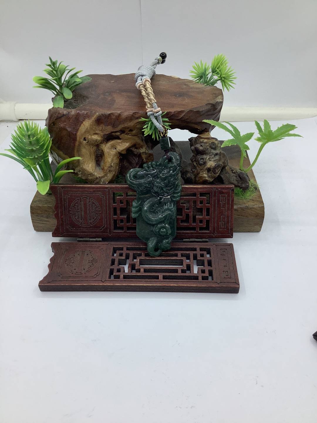 龙行天下