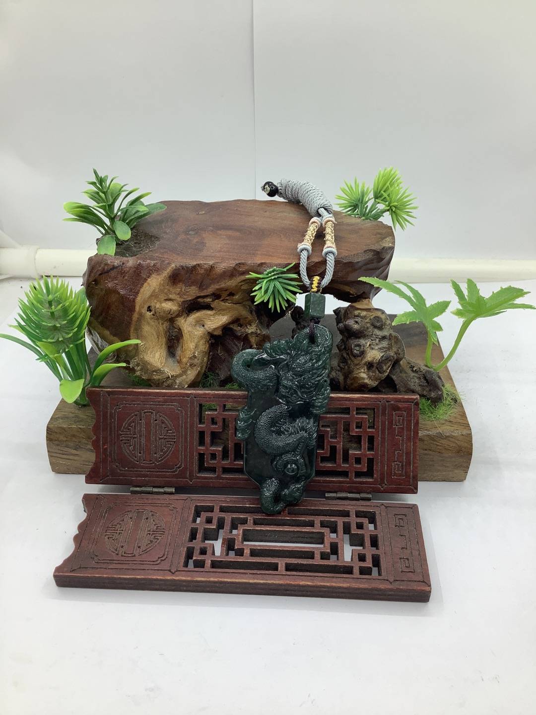 龙行天下