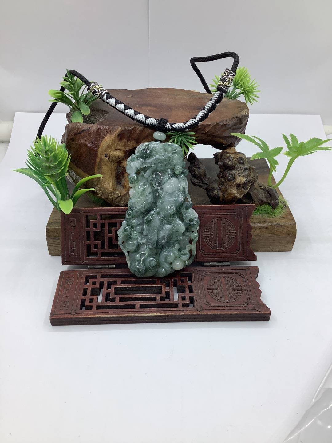 神龙护主