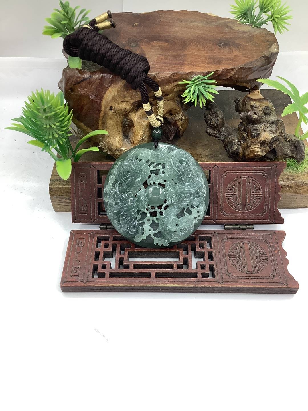 双龙戏珠