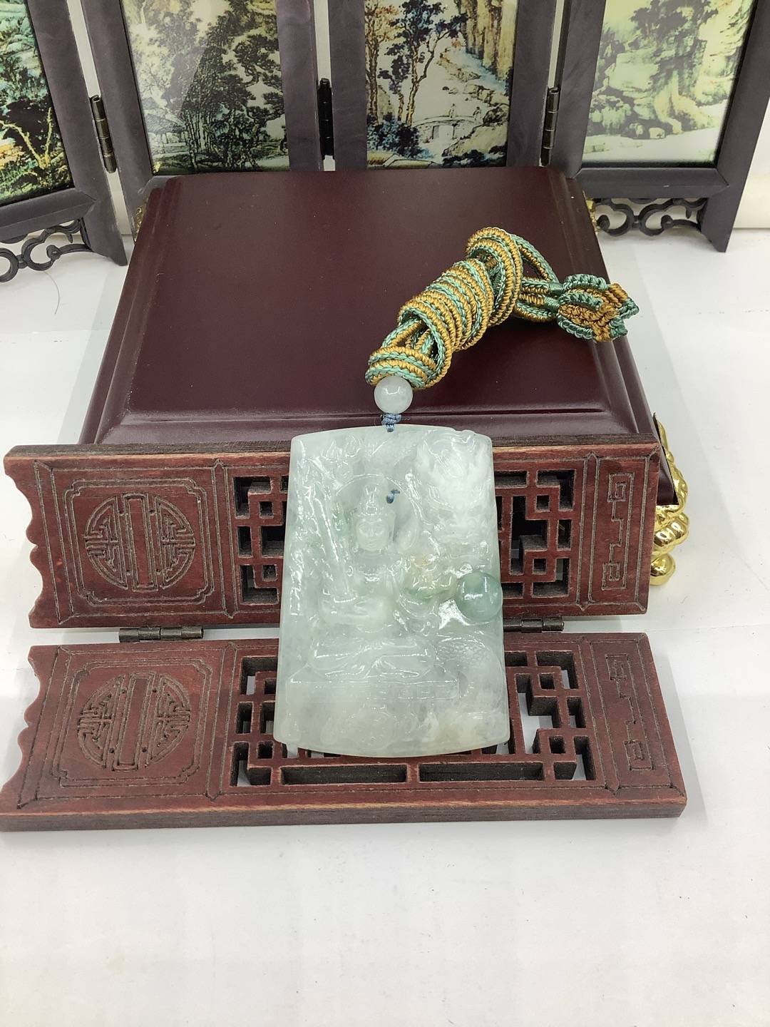 神龙护主