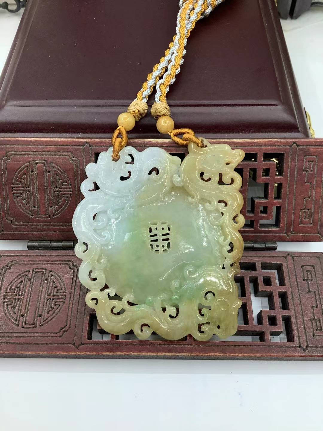 灵兽纳福