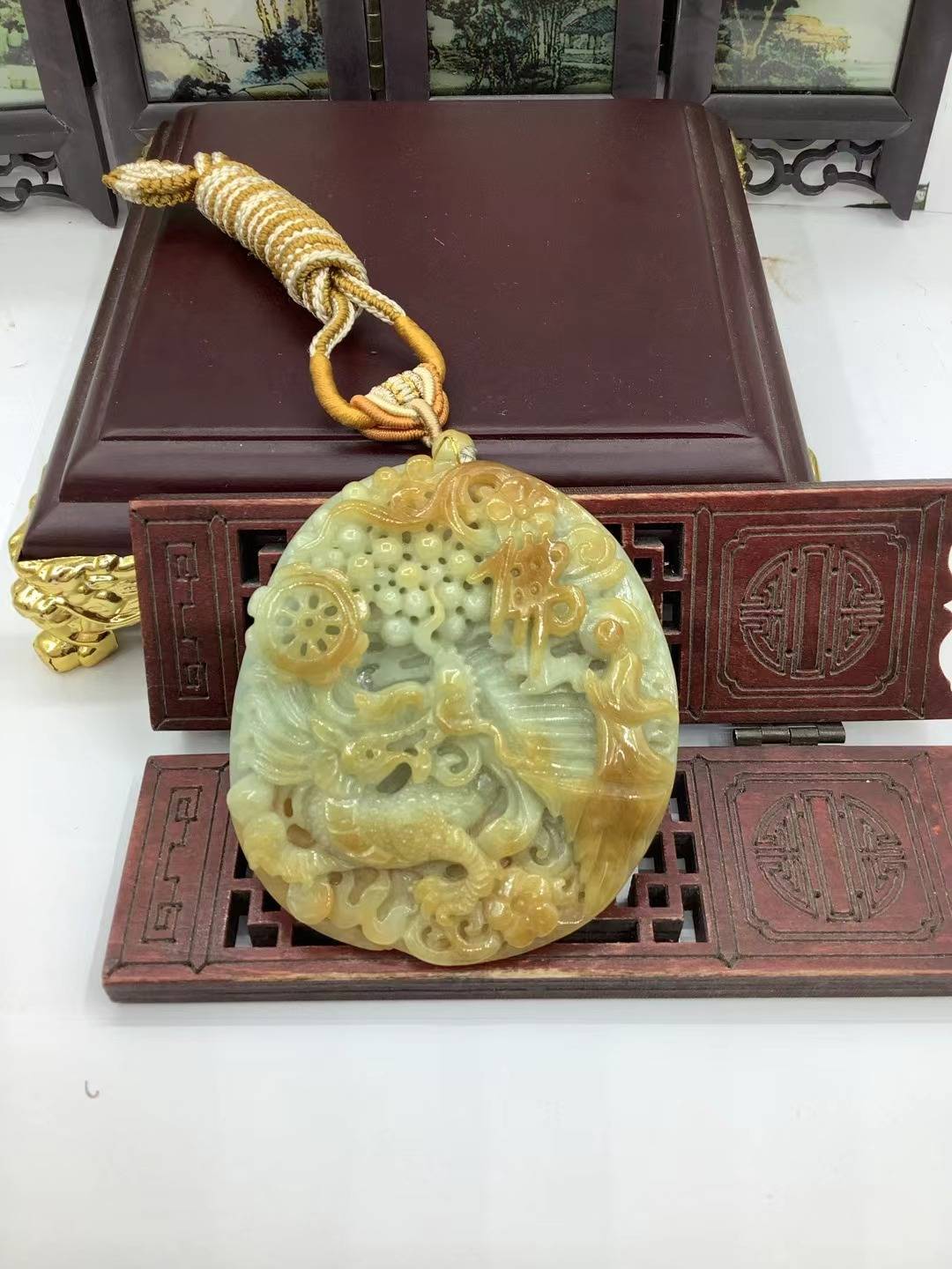 神龙护主