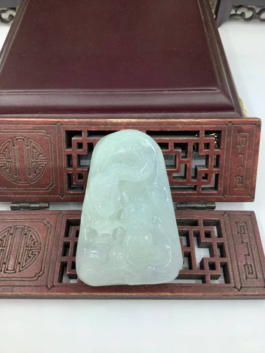 神龙护主