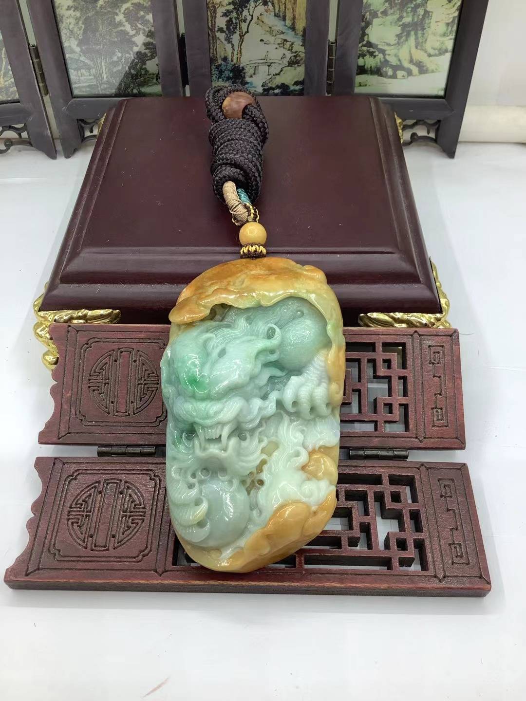 龙行天下