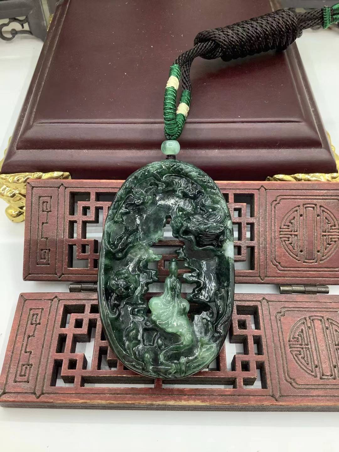 神龙护主