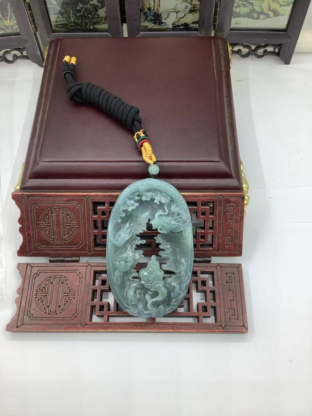 神龙护主
