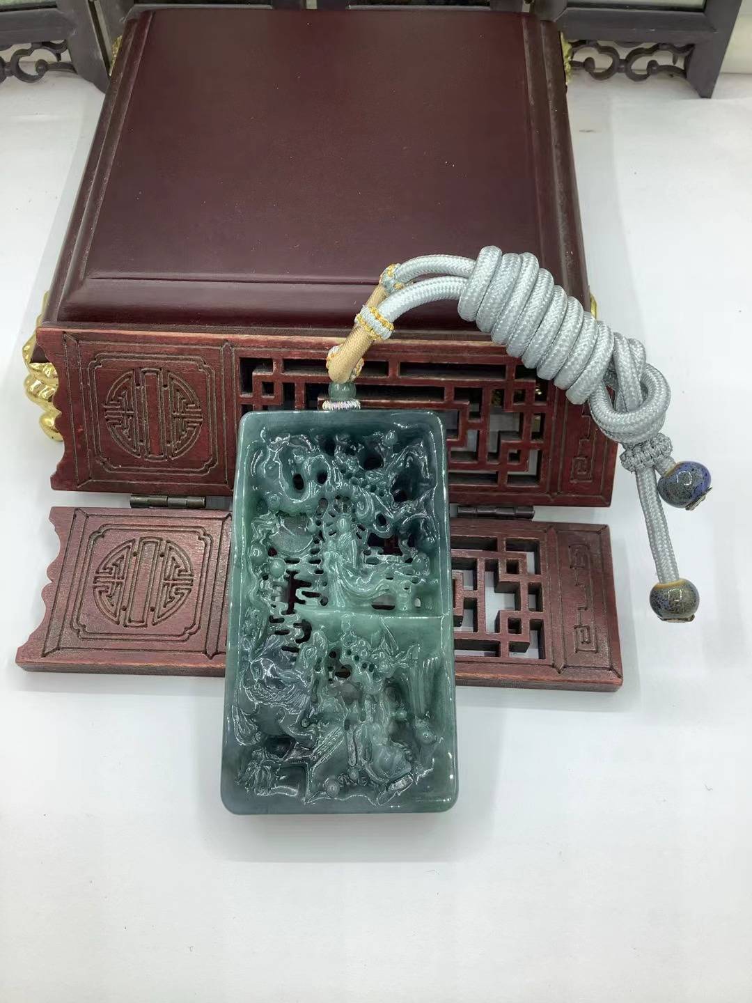 神龙护主