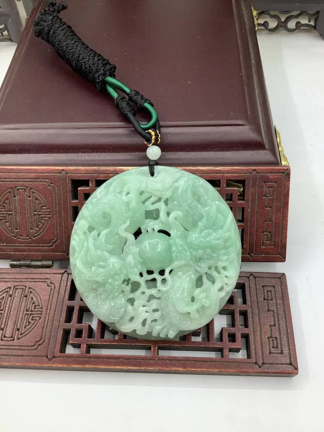 双龙戏珠