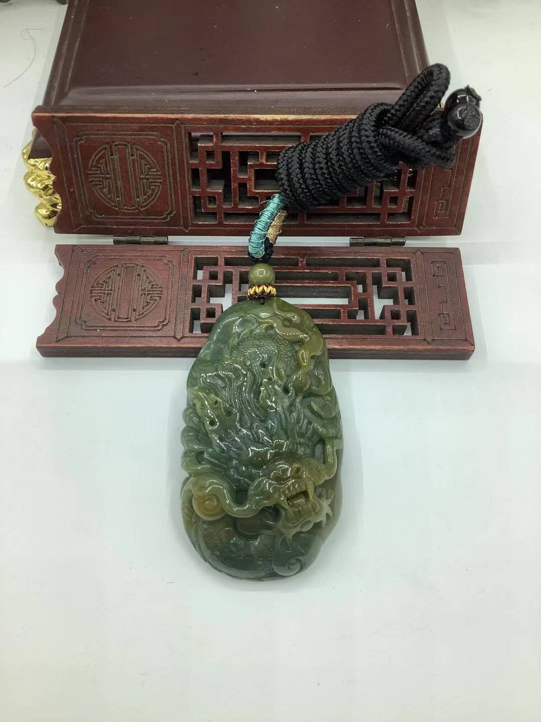 龙行天下