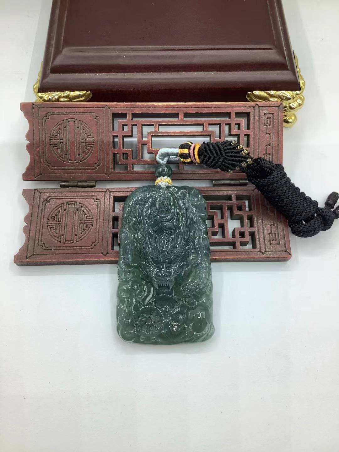 龙行天下