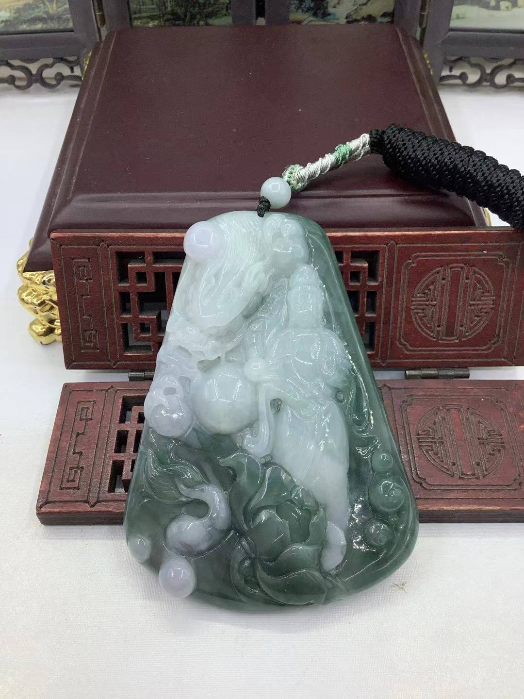 神龙护主