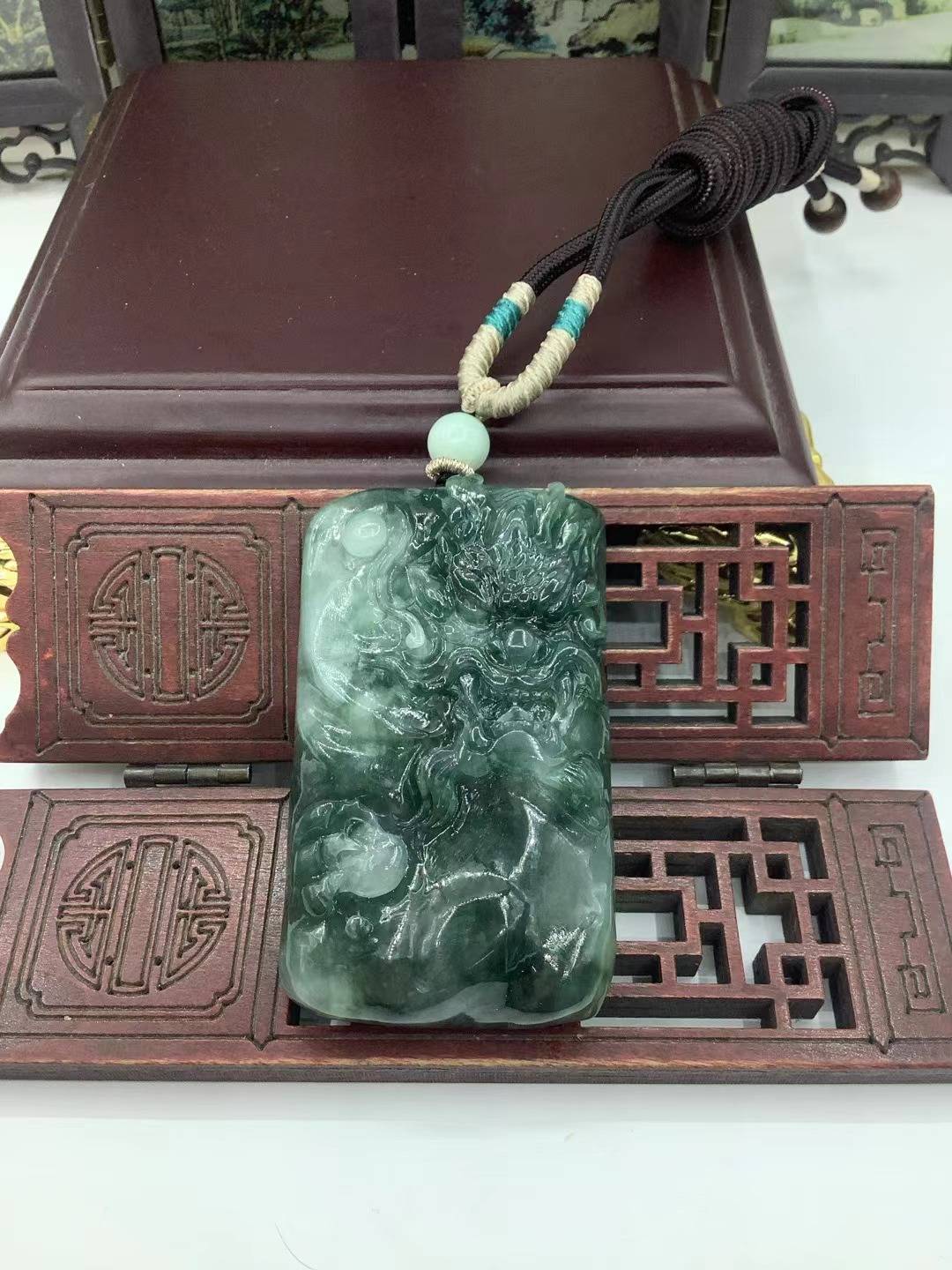 龙行天下