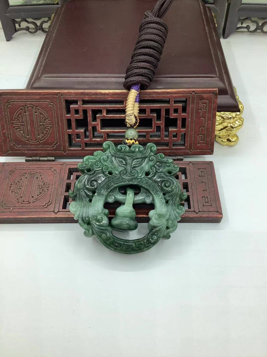 双龙护主