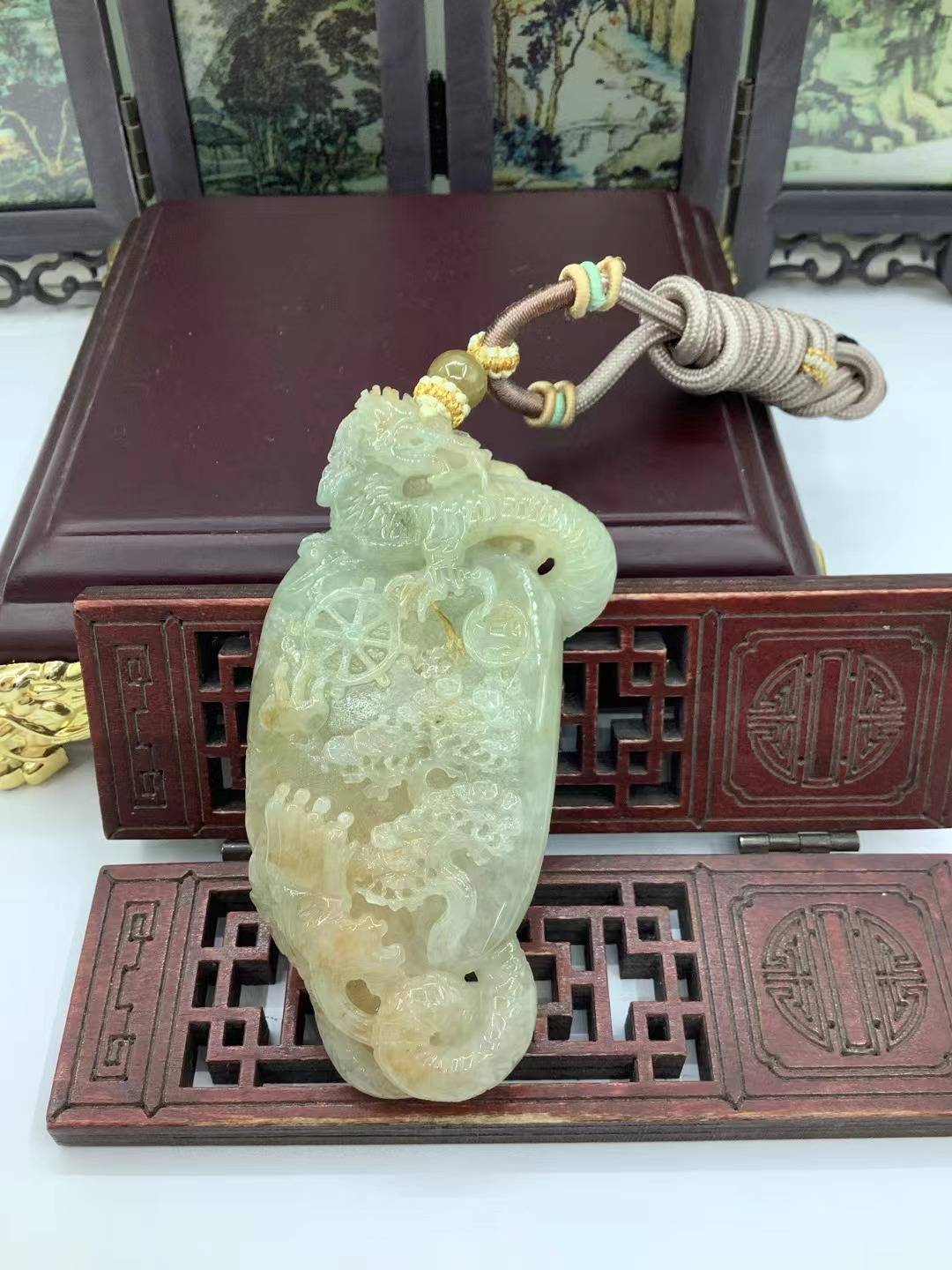 龙行天下