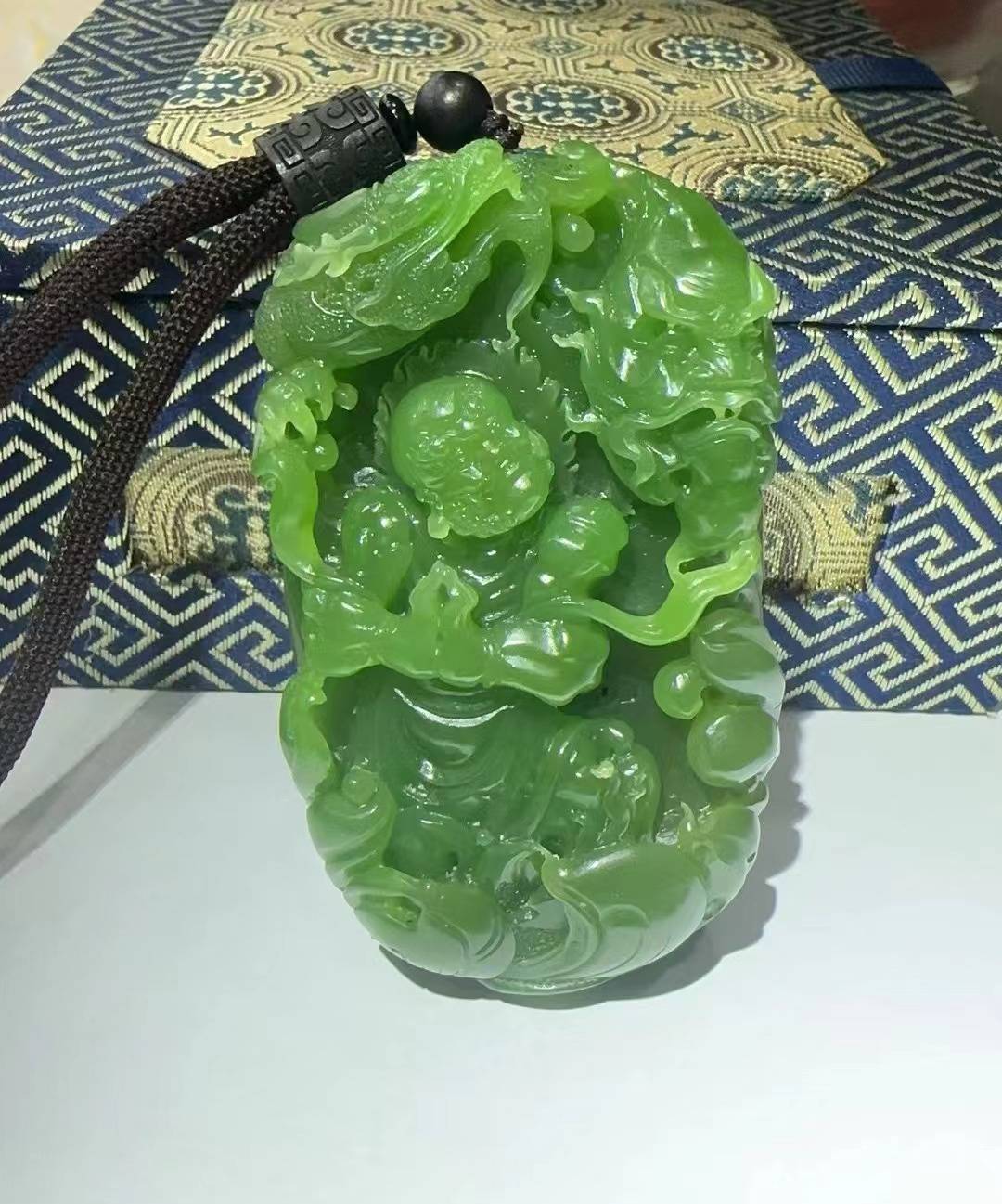 神龙护主