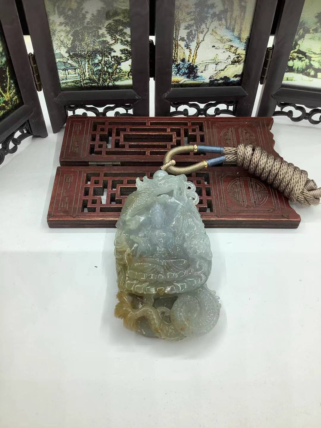 神龙护主